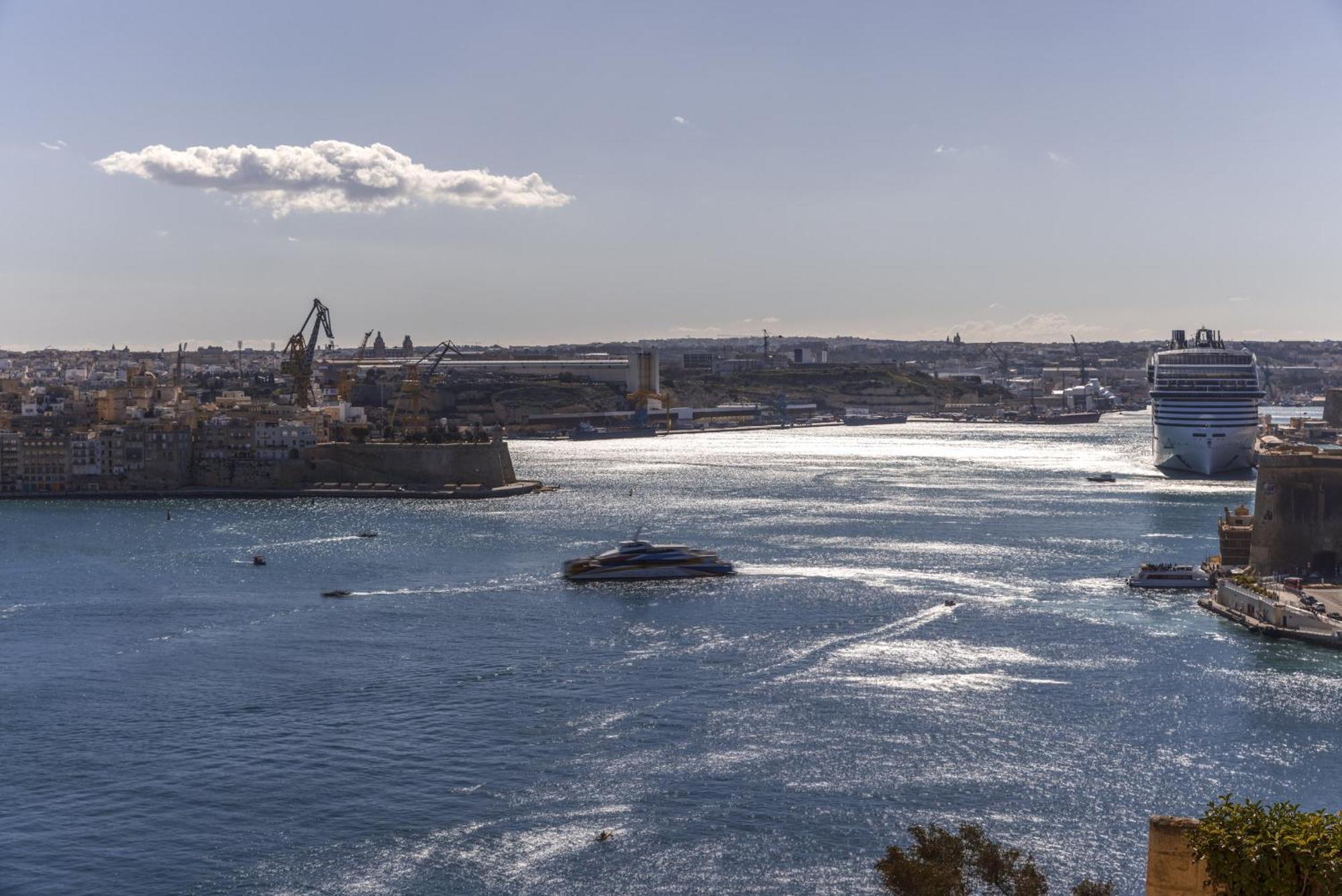 Harbour View - Large 2Br Apartment Valletta Exterior photo